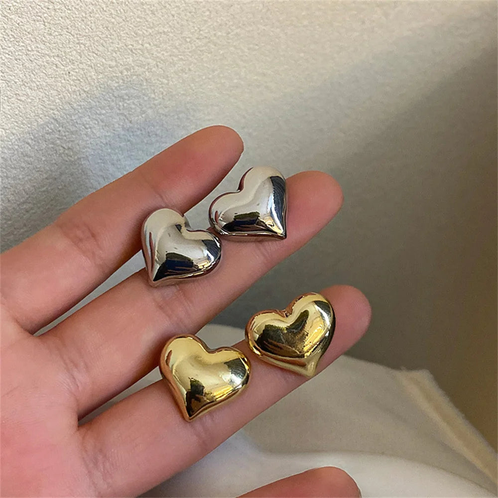 Simple Metal Love Stud Earrings Three-Dimensional Love Gold Color Earrings for Women Trendy Jewelry Women’S Gift Accessories