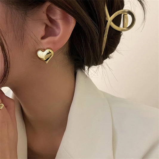 Simple Metal Love Stud Earrings Three-Dimensional Love Gold Color Earrings for Women Trendy Jewelry Women’S Gift Accessories