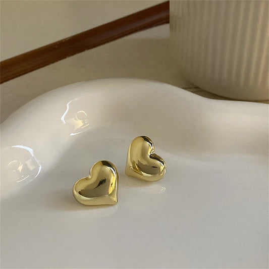 Simple Metal Love Stud Earrings Three-Dimensional Love Gold Color Earrings for Women Trendy Jewelry Women’S Gift Accessories
