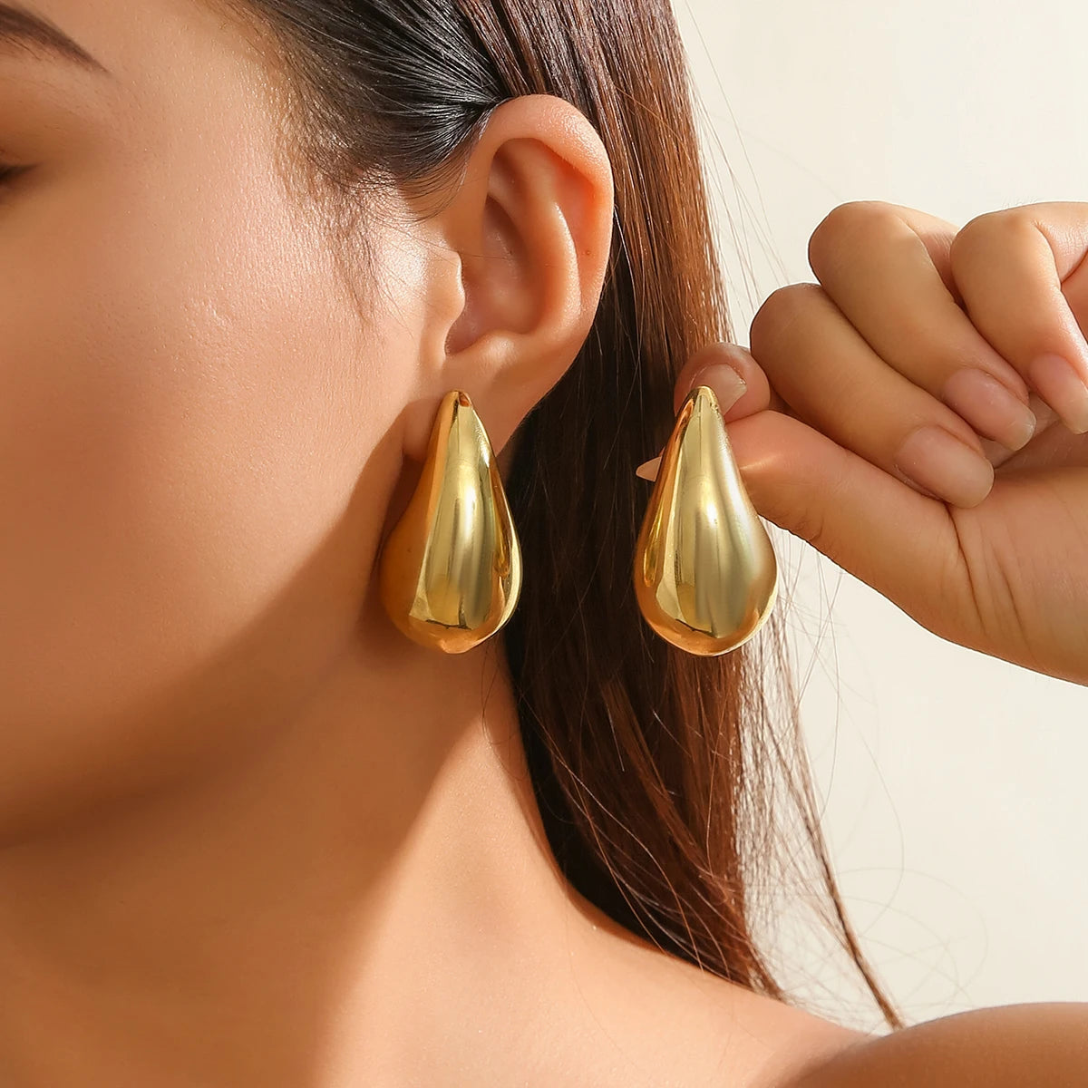 Exaggerated Large Water Drop Metal Earrings for Women Retro Gold Color Smooth Chunky Earrings Party Jewelry Gifts